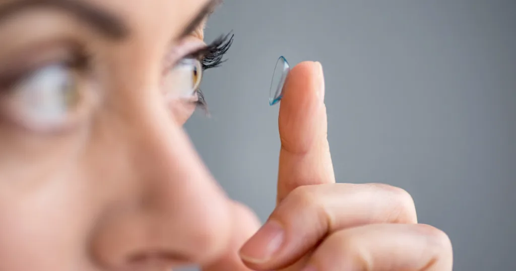 adaptacion-de-lentillas-guia-completa-optica-vidal-jerez-y-el-puerto-39934